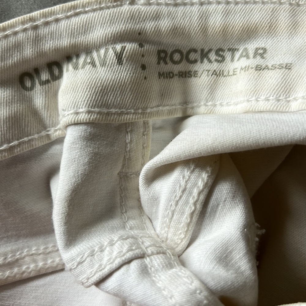 Old Navy white skinny jeans - Picture 3 of 3